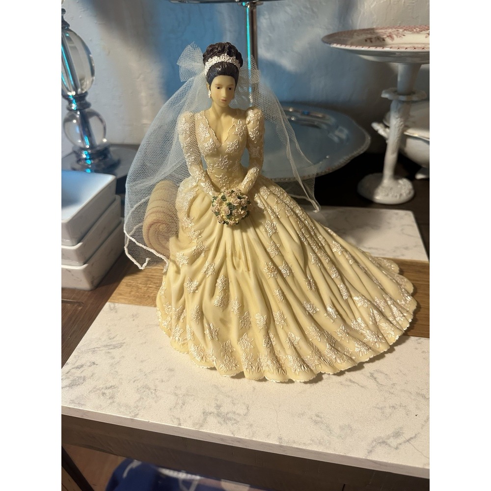 1992 San Francisco Music Box Company Beautiful Bride Nancy Jacobson